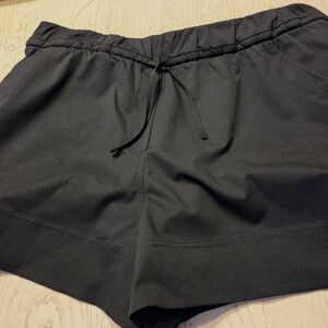Lululemon Women’s Black Drawstring Active Shorts XL NWOT
